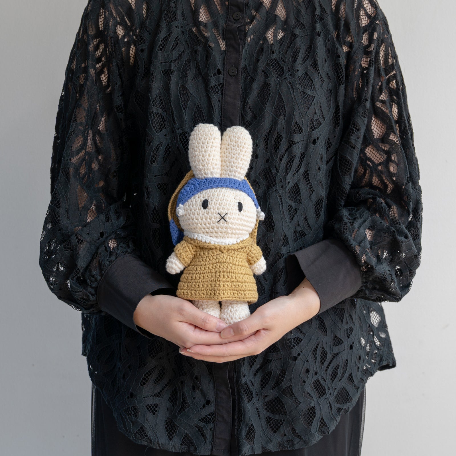 フェルメール　ミッフィ フェルメール《真珠の耳飾りの少女》に扮するミッフィー～Miffy